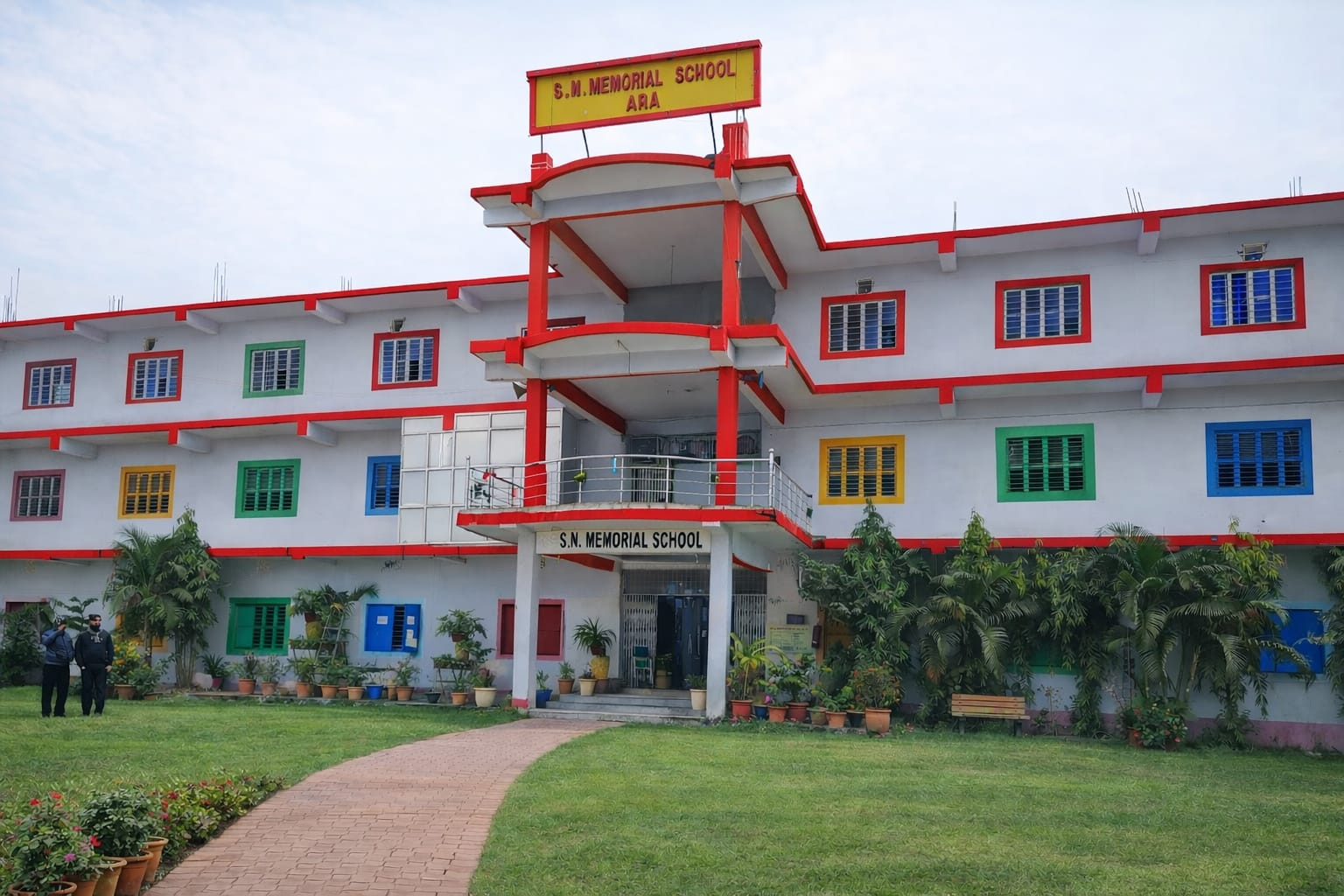 S.N. Memorial School, Ara